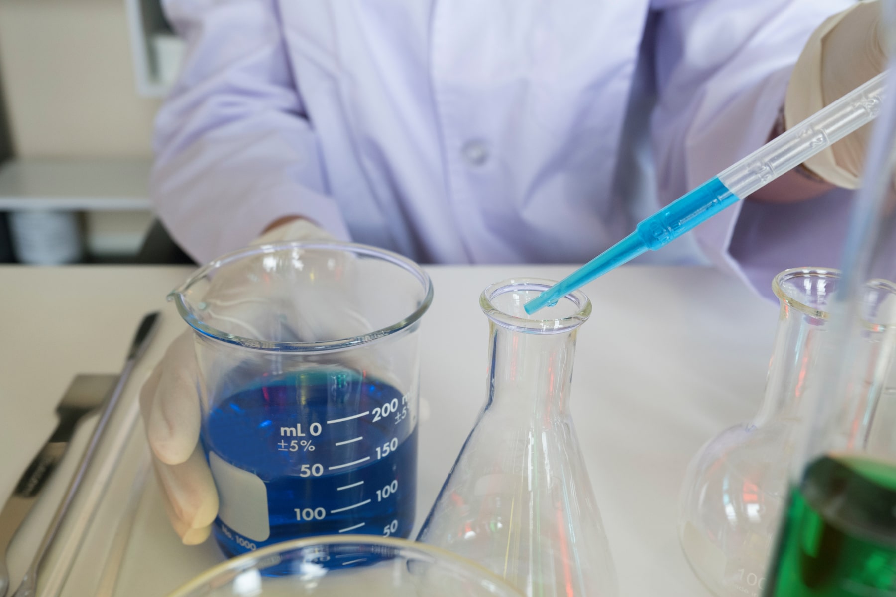 Applications of peptide libraries in fundamental and biotechnological research
